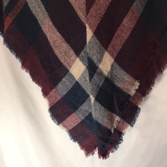 Shawl - Picture 2 of 6